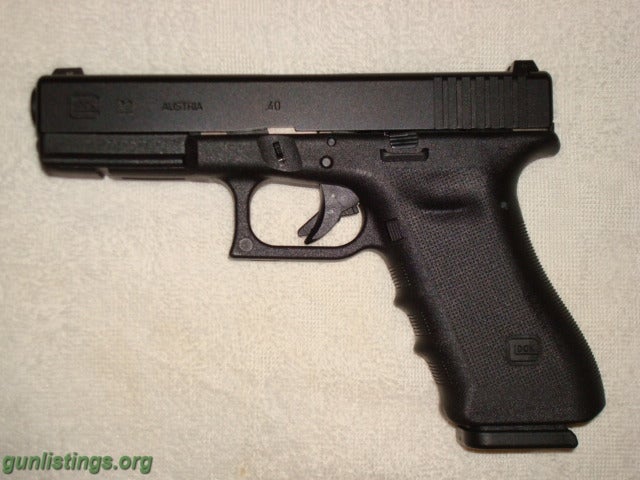 Pistols Glock 22 LNIB