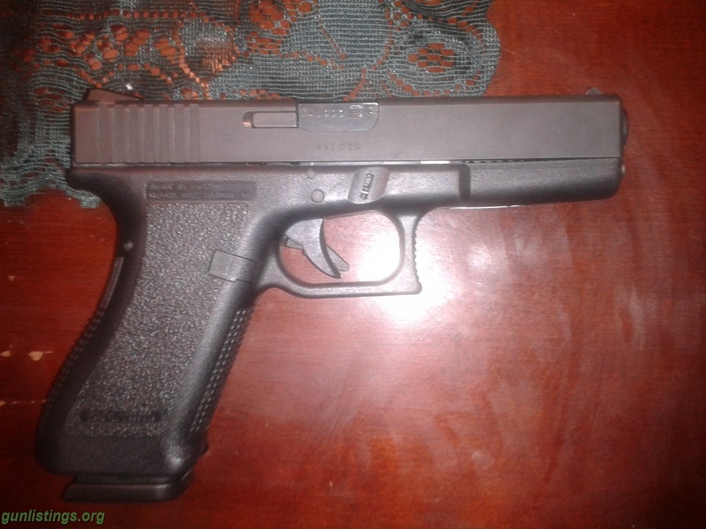 Pistols GLOCK 22 WITH BUILT IN LASER SYSTEM