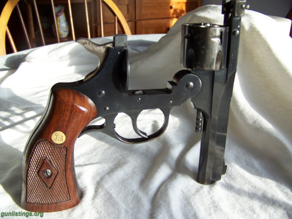 Pistols H&R Model 926