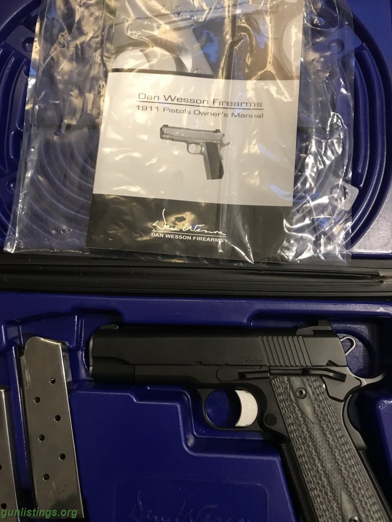 Pistols Like-New Dan Wesson Valor Commander .45 ACP