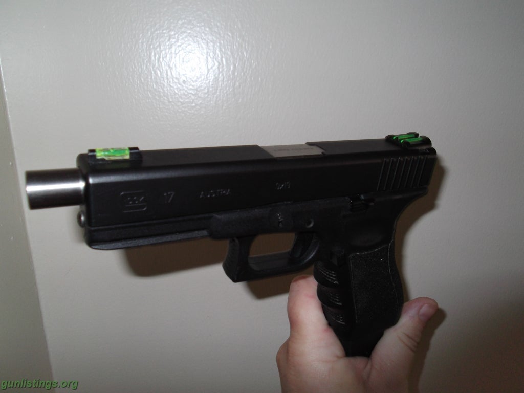 Pistols Modified Glock 17 And Gear