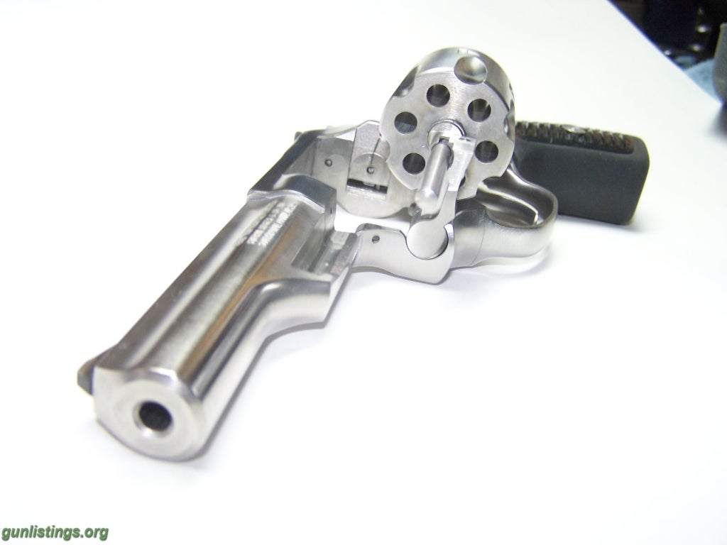 Pistols Ruger SP101 In 22 LR