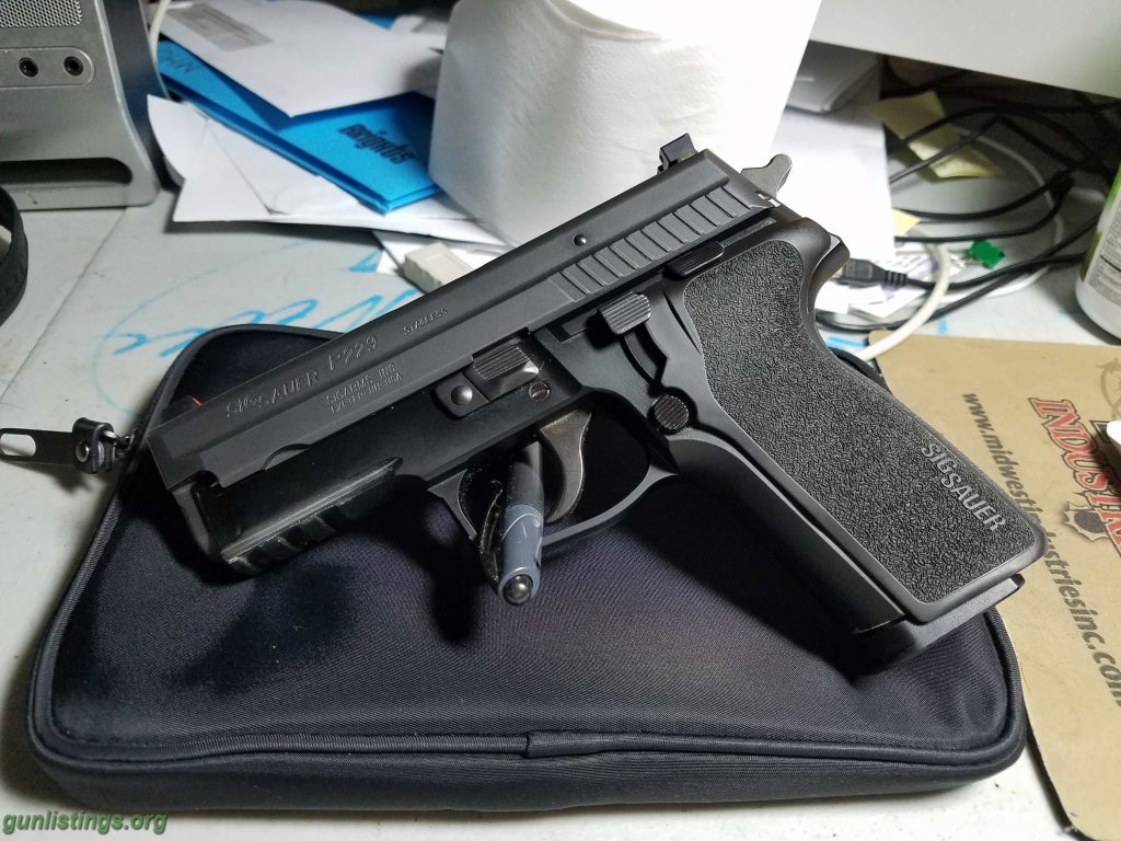 Pistols Sig P229