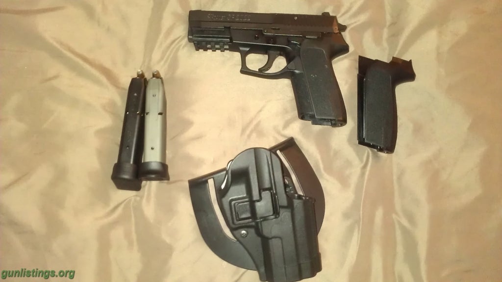 Pistols Sig Sauer Sp2022 9mm W/night Sights