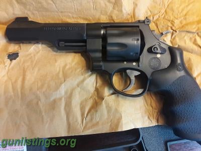 Pistols Smith & Wesson 327 TRR8 Performance Center .357