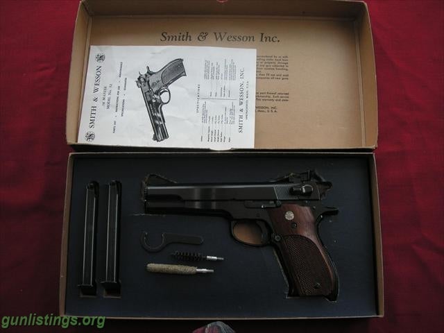 Pistols Smith & Wesson, Model 52