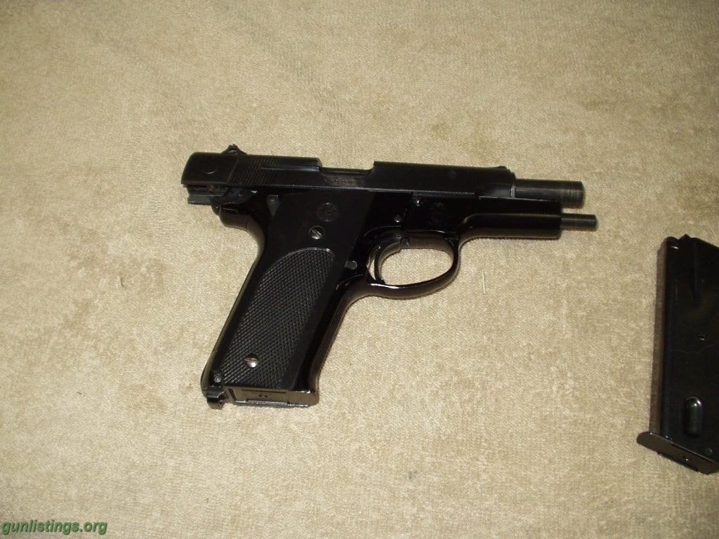 Pistols Smith & Wesson Model 59 9mm Pistol