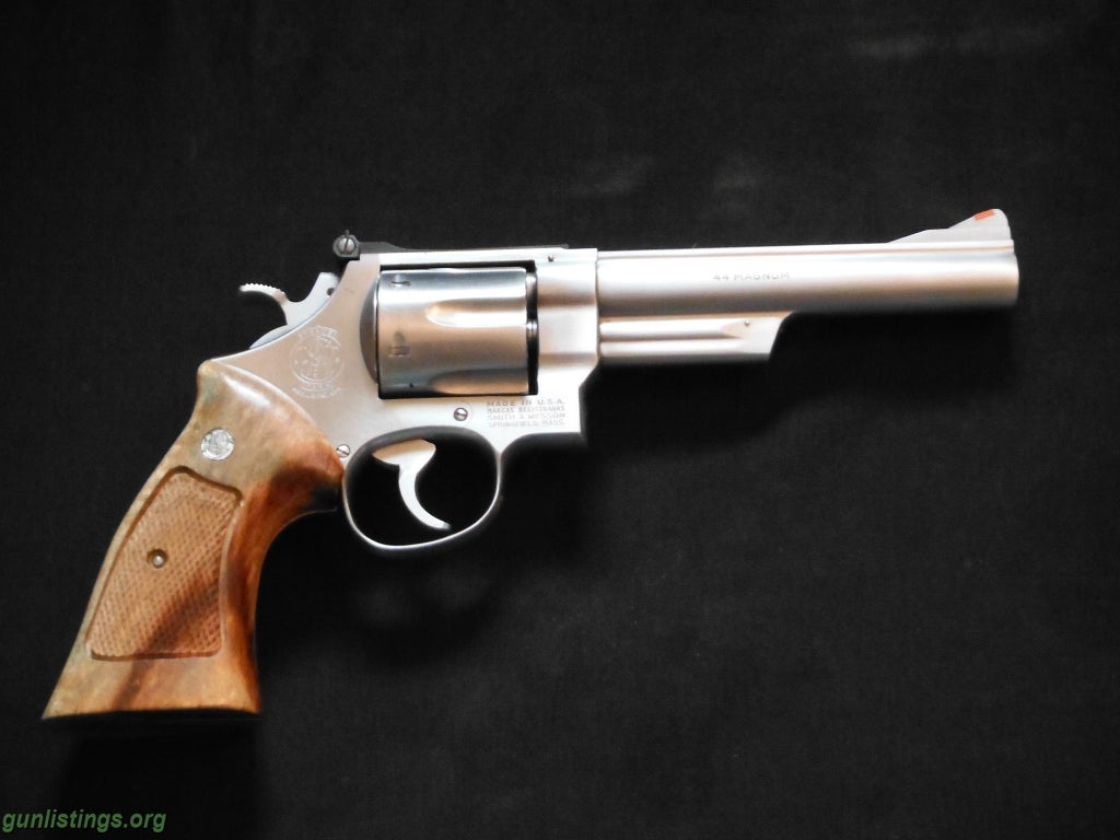 Pistols Smith & Wesson Model 629 44 Mag.