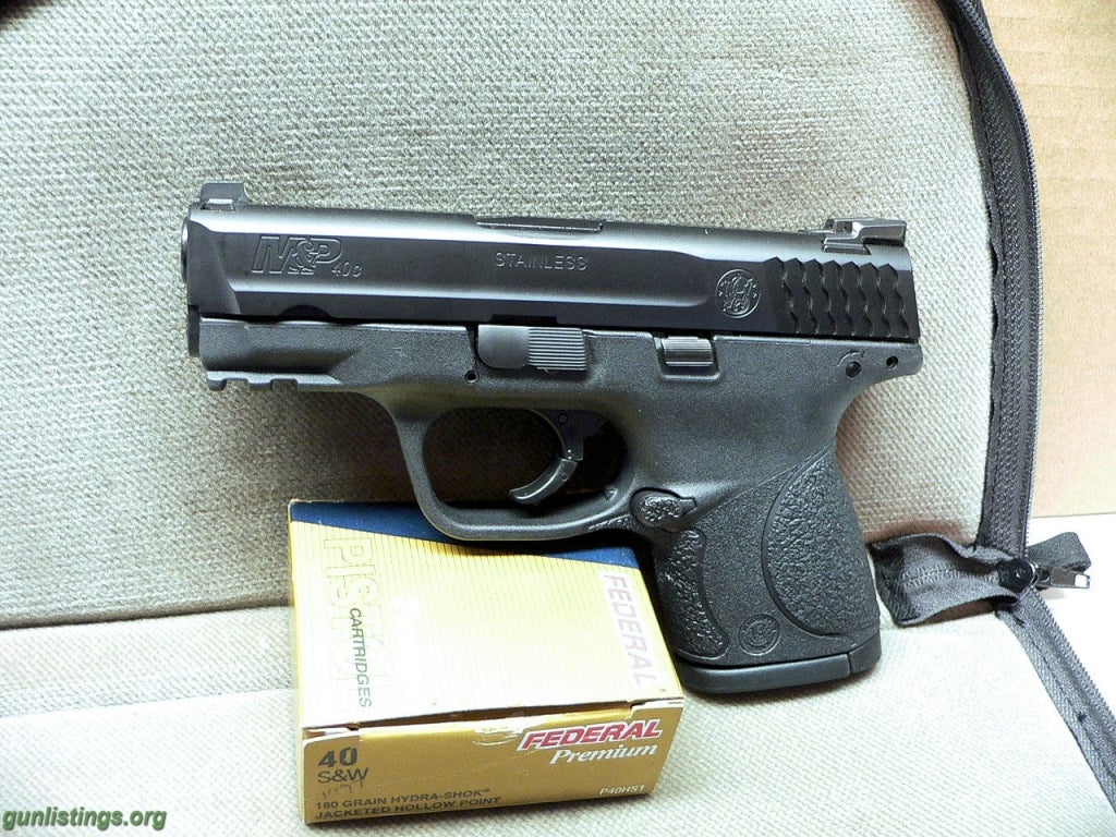 Pistols Smith & Wesson M&P Compact .40 S&W