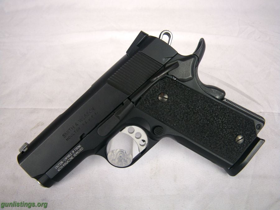 Pistols Smith & Wesson Pro Series 1911 Subcompact 45ACP 3