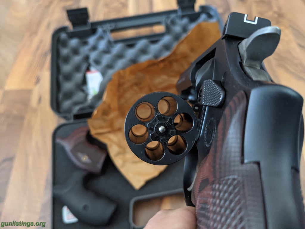 Pistols Smith And Wesson Model 19 Carry Comp