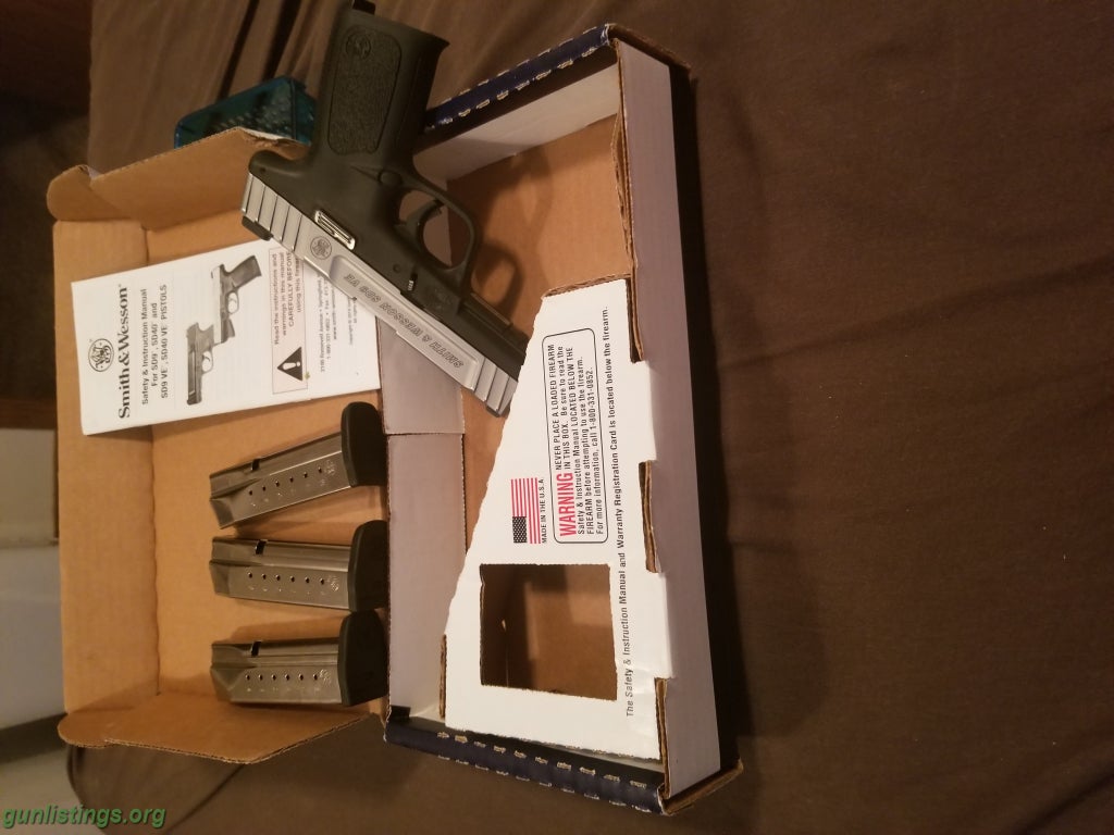 Pistols Smith And Wesson SD9VE Upgraded, Extra Mag