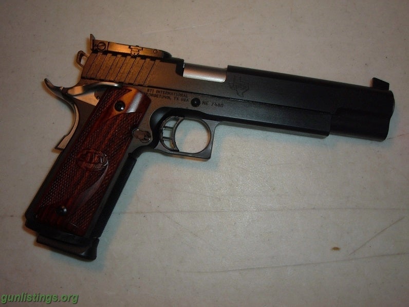 Gunlistings.org - Pistols STI International -- STI 4.0 LAWMAN BROWN/TAN ...