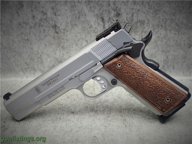 Pistols S&W 1911 Pro Series 9mm