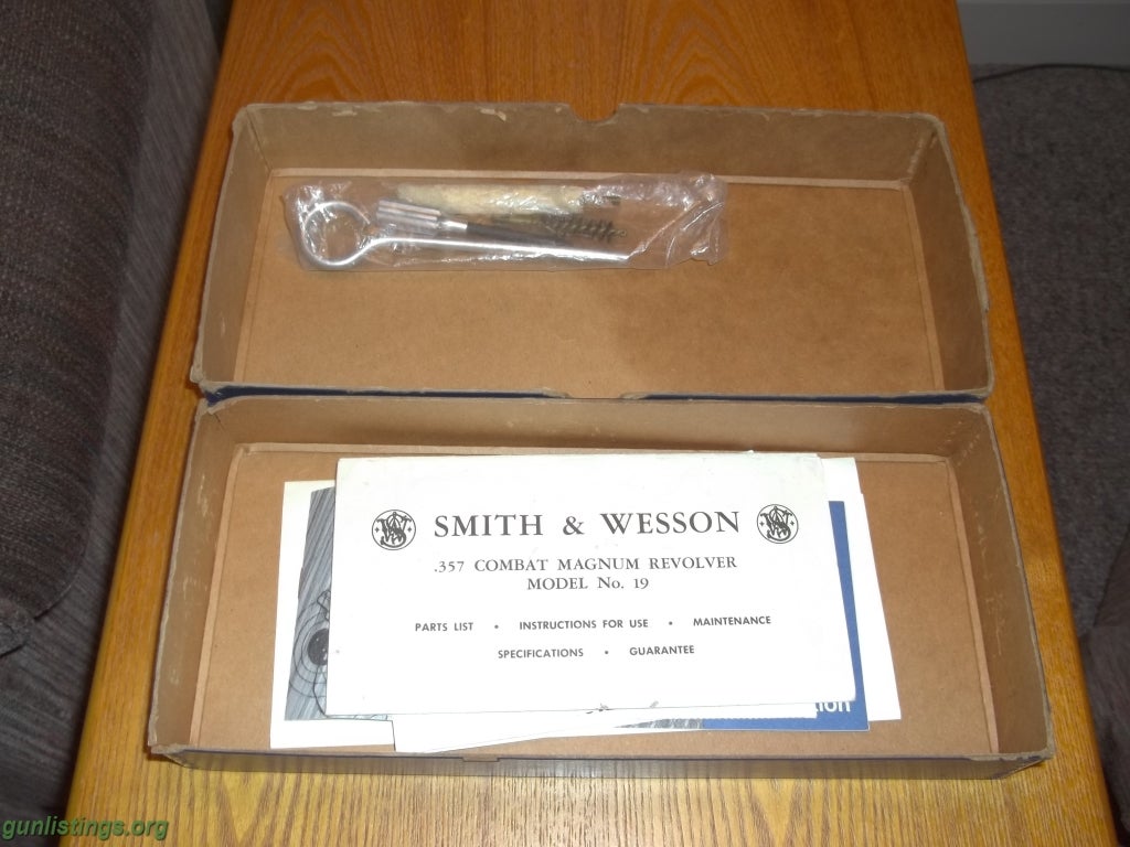 Pistols S&W Model 19 .357 Combat Magnum