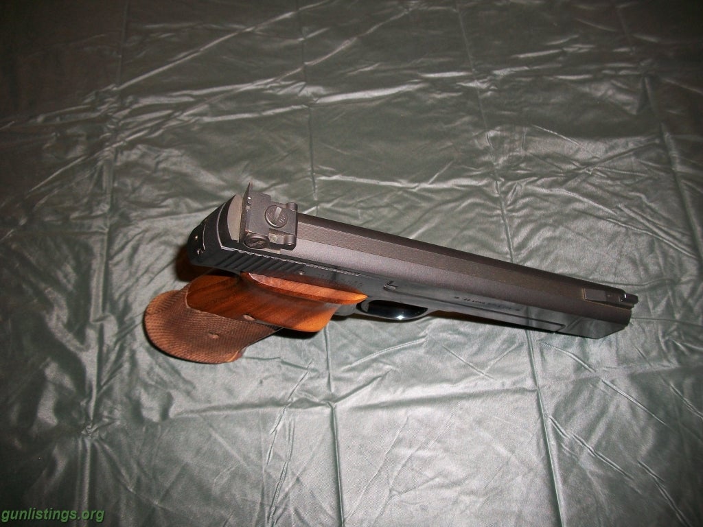 Pistols S&W Model 41