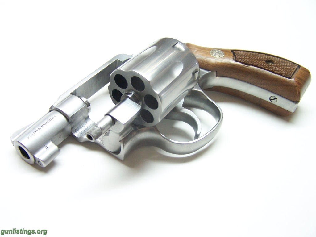 Pistols S&W Model 64-2 Snubbie