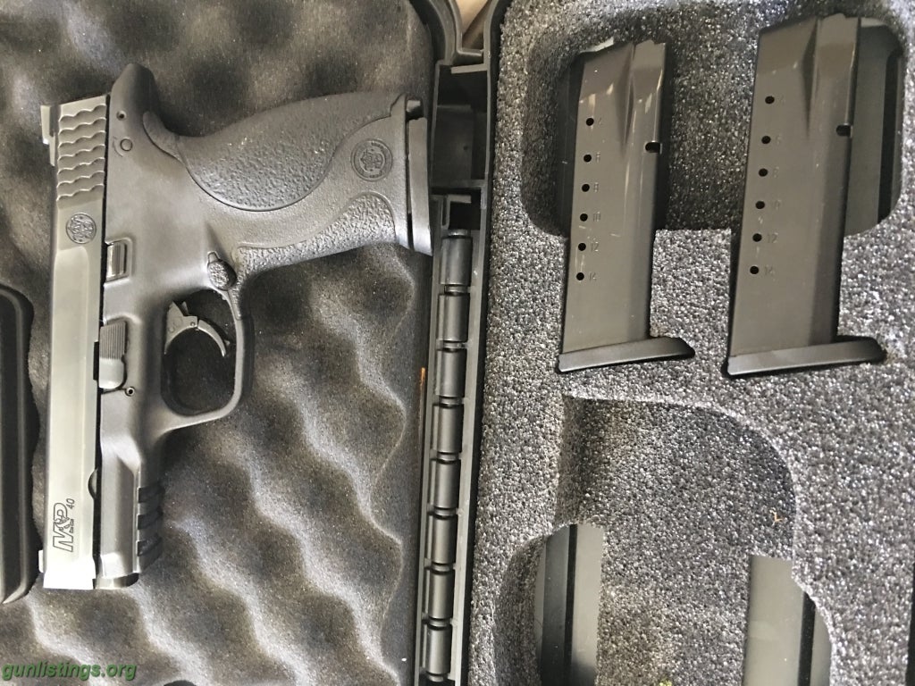 Pistols S&W M&P .40 LE