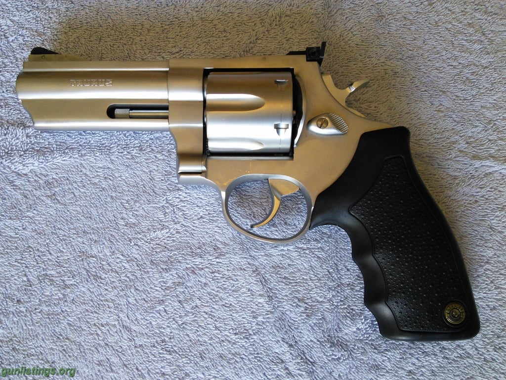 Gunlistings.org - Pistols Taurus Model 44 .44 MAG. Revolver