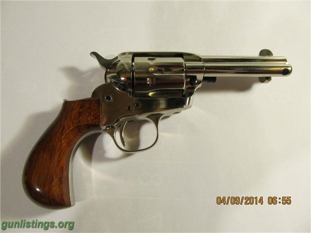 Pistols UBERTI