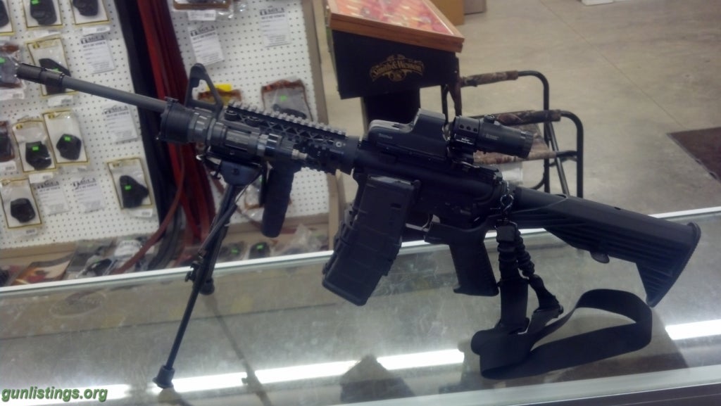 Rifles Decked Out AR-15 With Lots Of EXTRAS!!!